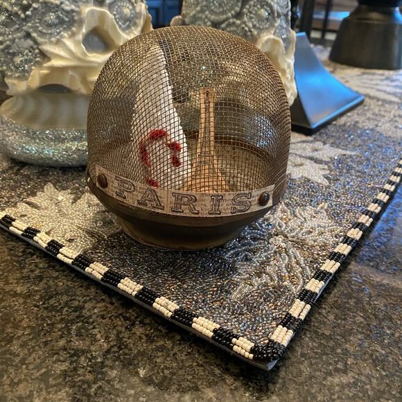 New Paris Eiffel Tower Handcrafted Snow globe one of a kind - Picture 3 of 5